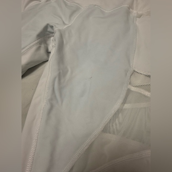 Lululemon Mesh In Motion Crop *23" Stained While Washing - Picture 12 of 13